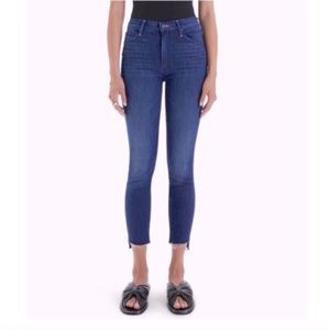 Mother stunner zip ankle step fray jeans